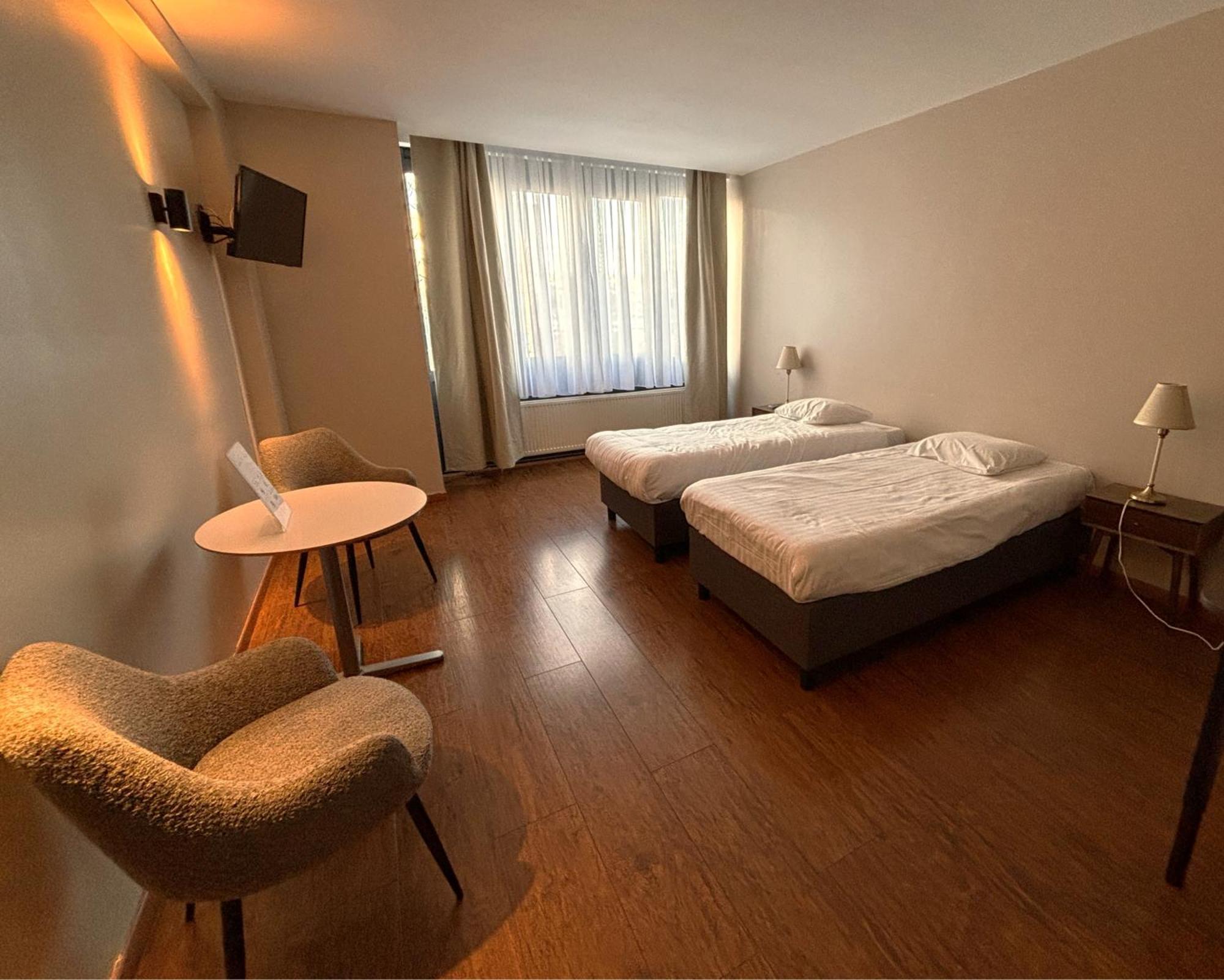 Escale Hotel Saint-Gilles Εξωτερικό φωτογραφία