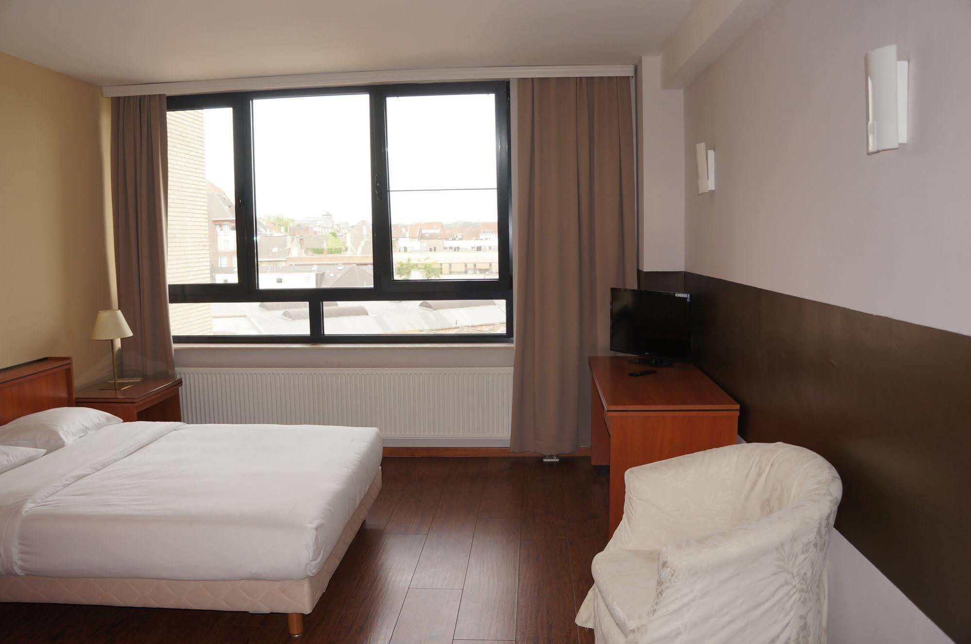 Escale Hotel Saint-Gilles Εξωτερικό φωτογραφία