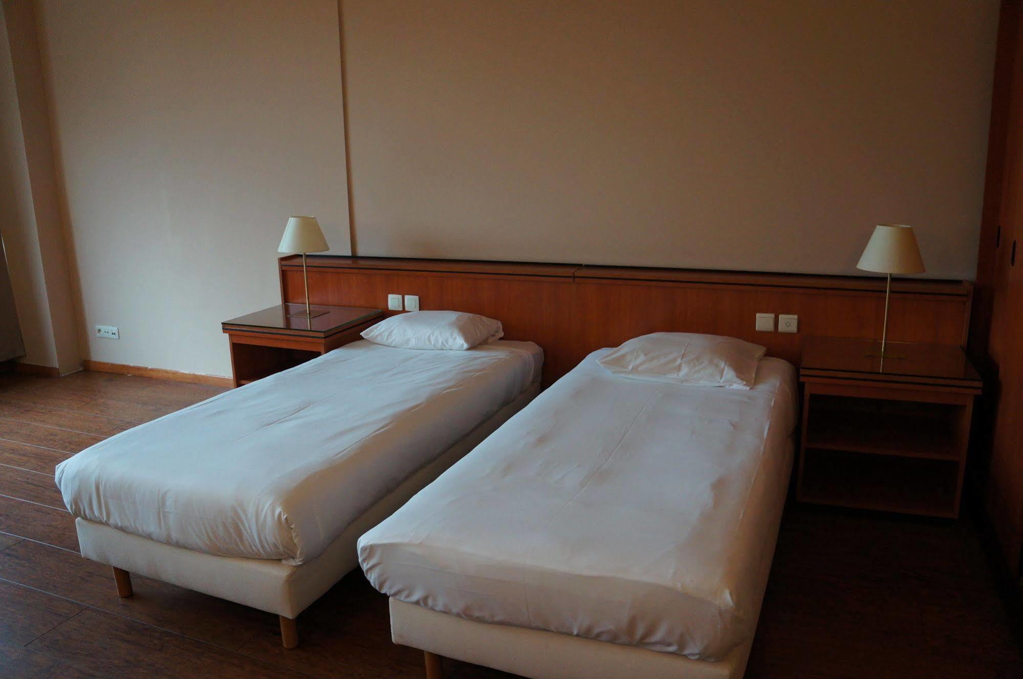 Escale Hotel Saint-Gilles Εξωτερικό φωτογραφία
